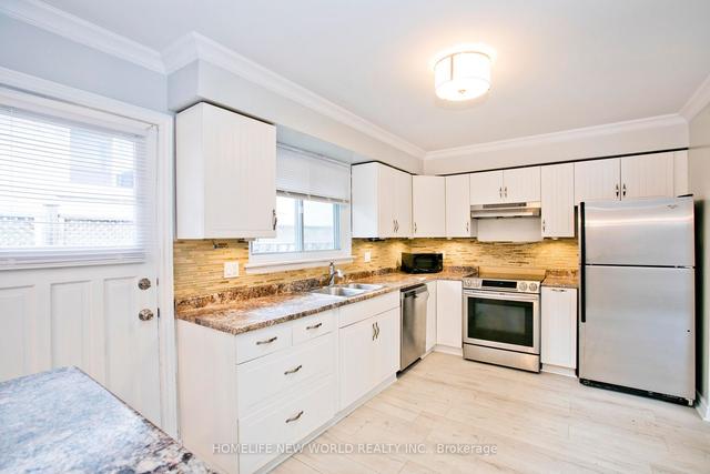 2 Lesgay Cres, House detached with 3 bedrooms, 2 bathrooms and 3 parking in Toronto ON | Image 3