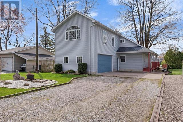 664 Optimist, House detached with 4 bedrooms, 2 bathrooms and null parking in Lakeshore ON | Image 1