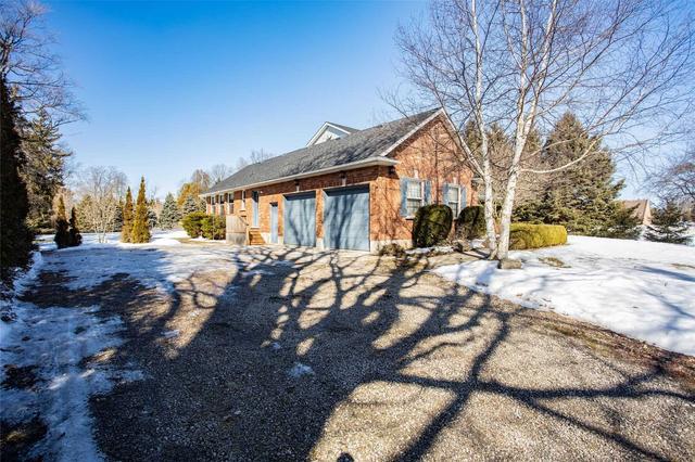 1121 2nd Concession Rd W, House detached with 4 bedrooms, 3 bathrooms and 8 parking in Hamilton ON | Image 34