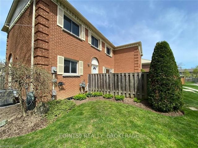 91 - 280 Homestead Cres, Townhouse with 3 bedrooms, 2 bathrooms and 2 parking in London ON | Image 30