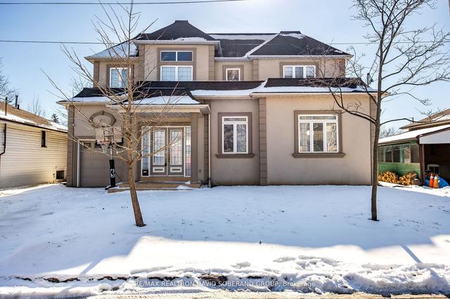 61 Verwood Ave, House detached with 4 bedrooms, 4 bathrooms and 3 parking in Toronto ON | Image 1