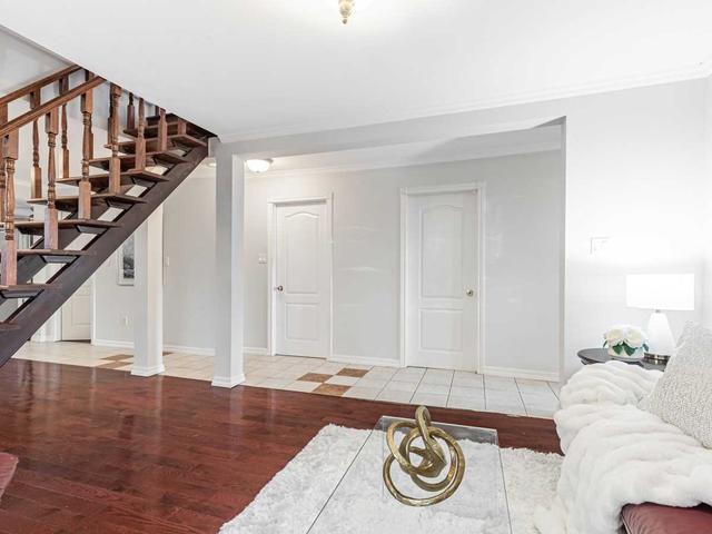 29 Laurel Ave, House detached with 3 bedrooms, 2 bathrooms and 2 parking in Toronto ON | Image 31