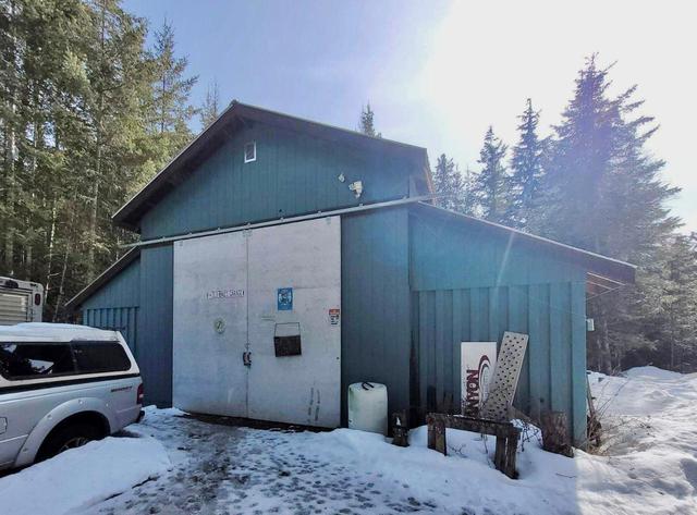 120 Burton Cross Road, House detached with 4 bedrooms, 2 bathrooms and null parking in Central Kootenay K BC | Image 30