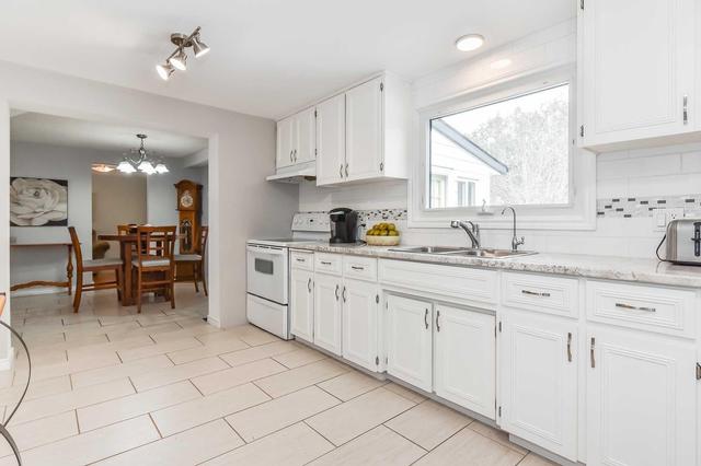 9 Hasting Blvd, House detached with 3 bedrooms, 2 bathrooms and 2 parking in Guelph ON | Image 3