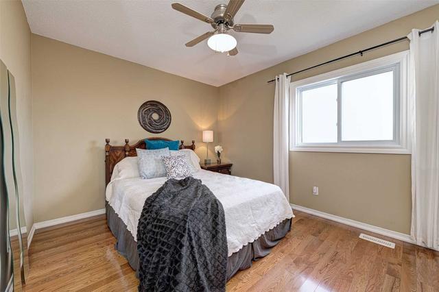 3361 Nighthawk Tr, House attached with 3 bedrooms, 2 bathrooms and 2 parking in Mississauga ON | Image 6