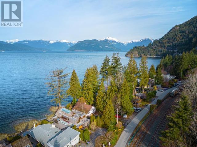 47 Brunswick Beach Road, House detached with 2 bedrooms, 2 bathrooms and 4 parking in Lions Bay BC | Image 21