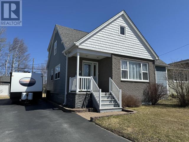 55 Byrd Avenue, House detached with 5 bedrooms, 2 bathrooms and null parking in Gander NL | Image 1