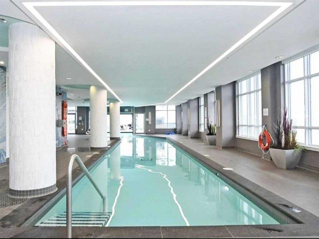 1301 - 9205 Yonge St, Condo with 2 bedrooms, 2 bathrooms and 1 parking in Richmond Hill ON | Image 3