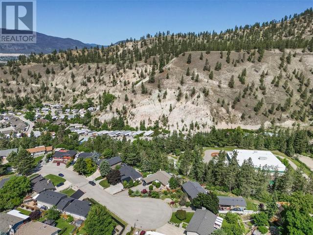 158 Glen Place, House detached with 4 bedrooms, 3 bathrooms and 2 parking in Penticton BC | Image 6