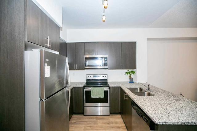 222 - 500 Kingbird Grve, Townhouse with 2 bedrooms, 2 bathrooms and 1 parking in Toronto ON | Image 5