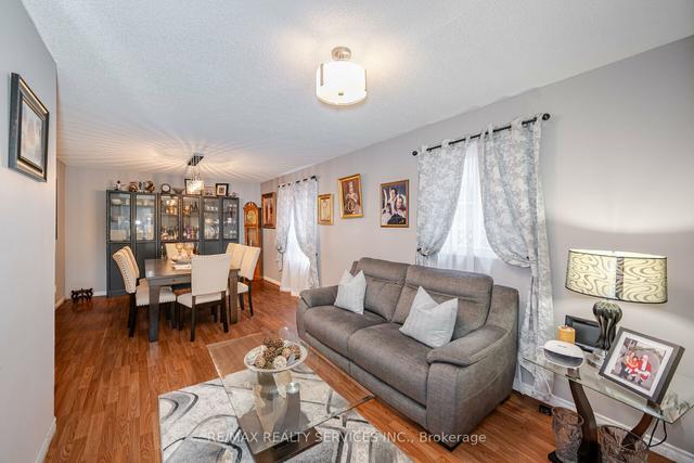 41 Donna Dr, House detached with 4 bedrooms, 4 bathrooms and 4 parking in Brampton ON | Image 39
