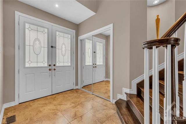 69 Chanonhouse Drive, House detached with 5 bedrooms, 4 bathrooms and 6 parking in Ottawa ON | Image 3
