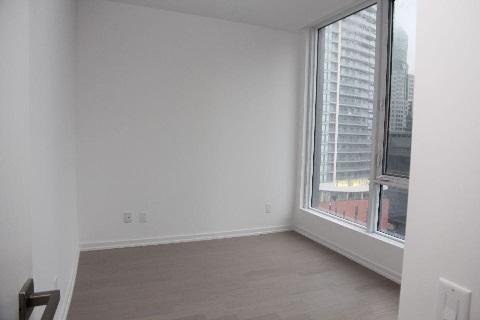 1107 - 101 Peter St, Condo with 1 bedrooms, 1 bathrooms and null parking in Toronto ON | Image 14
