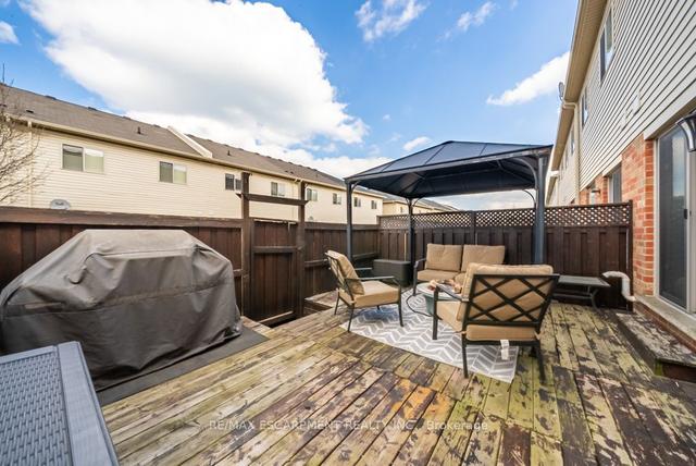 33 Redcedar Cres, House attached with 3 bedrooms, 2 bathrooms and 2 parking in Hamilton ON | Image 29