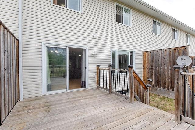 15 Winston Avenue, Townhouse with 3 bedrooms, 2 bathrooms and 2 parking in Petawawa ON | Image 27