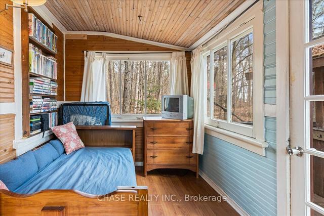 2076 Little Hawk Lake Rd, House detached with 2 bedrooms, 1 bathrooms and 11 parking in Algonquin Highlands ON | Image 10