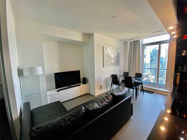 ph11 - 70 Temperance St, Condo with 1 bedrooms, 1 bathrooms and 0 parking in Toronto ON | Image 1