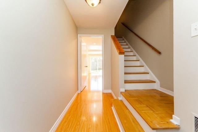 1 Capella Starway St, Townhouse with 3 bedrooms, 2 bathrooms and 1 parking in Toronto ON | Image 3