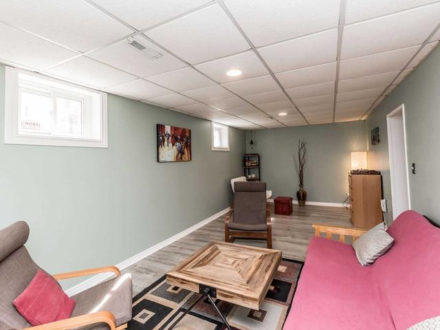 27 Mayland Ave, House detached with 4 bedrooms, 2 bathrooms and 4 parking in Toronto ON | Image 19