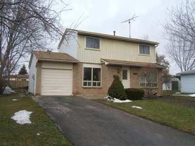 855 Governors Crt, House detached with 4 bedrooms, 1 bathrooms and 2 parking in Milton ON | Image 2