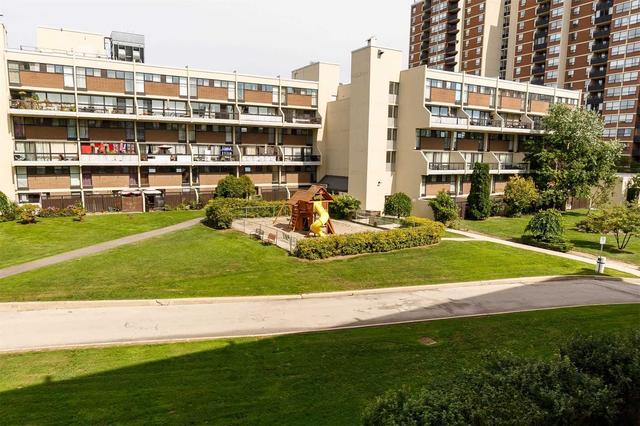 238 - 2 Valhalla Inn Rd, Townhouse with 3 bedrooms, 3 bathrooms and 2 parking in Toronto ON | Image 35