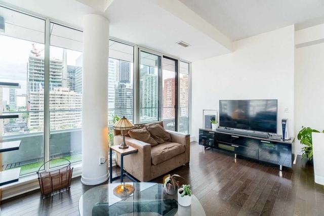 1909 - 111 Elizabeth St, Condo with 2 bedrooms, 2 bathrooms and 1 parking in Toronto ON | Image 6