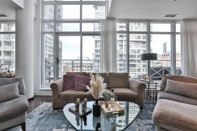 uph 10 - 21 Nelson St, Condo with 2 bedrooms, 3 bathrooms and 1 parking in Toronto ON | Image 2