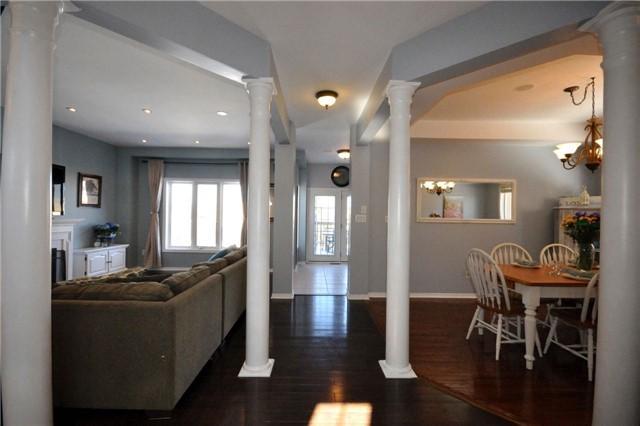 1259 Gina St, House detached with 4 bedrooms, 3 bathrooms and 2 parking in Innisfil ON | Image 3