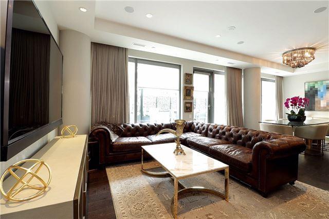 1002 - 77 Charles St W, Condo with 2 bedrooms, 2 bathrooms and 3 parking in Toronto ON | Image 5