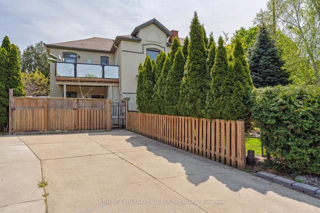 46 Simcoe St W, House semidetached with 4 bedrooms, 3 bathrooms and 4 parking in Hamilton ON | Image 30