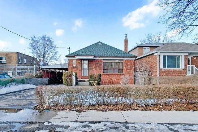 374 Joicey Blvd, House detached with 2 bedrooms, 2 bathrooms and 6 parking in Toronto ON | Image 34
