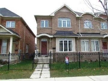 5402 Tenth Line W, House semidetached with 3 bedrooms, 3 bathrooms and 2 parking in Mississauga ON | Image 1