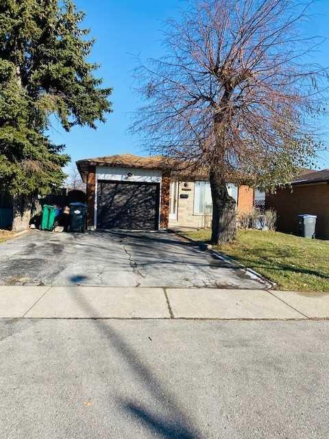 3218 Monica Dr, House detached with 3 bedrooms, 2 bathrooms and 6 parking in Mississauga ON | Image 12
