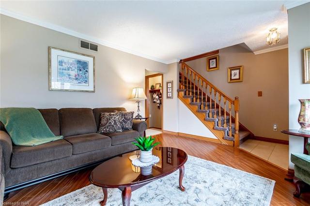 6515 Kuhn Crescent, House semidetached with 3 bedrooms, 2 bathrooms and 2 parking in Niagara Falls ON | Image 24