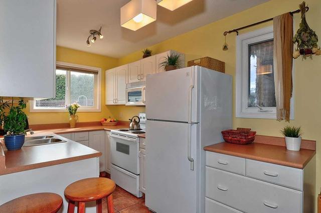 10 - 3135 Walnut St, Townhouse with 2 bedrooms, 2 bathrooms and 2 parking in Kelowna BC | Image 2