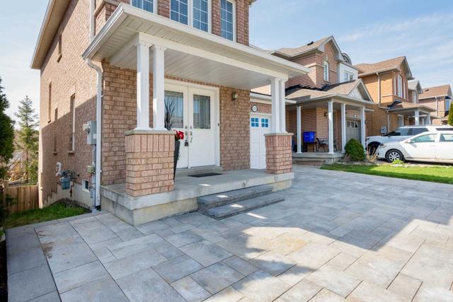 109 Beaverbrook Cres, House detached with 3 bedrooms, 4 bathrooms and 4 parking in Vaughan ON | Image 12