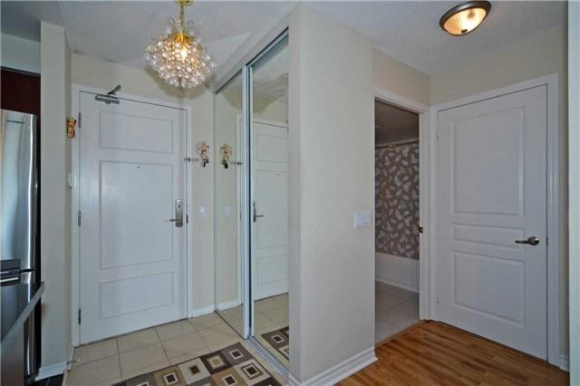 809 - 330 Red Maple Rd, Condo with 2 bedrooms, 2 bathrooms and 1 parking in Richmond Hill ON | Image 2