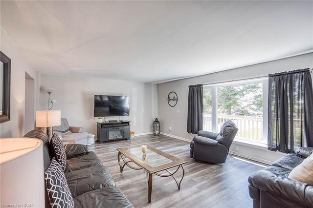 8779 Concession 11 Road, House detached with 3 bedrooms, 1 bathrooms and 10 parking in Wellington North ON | Image 4