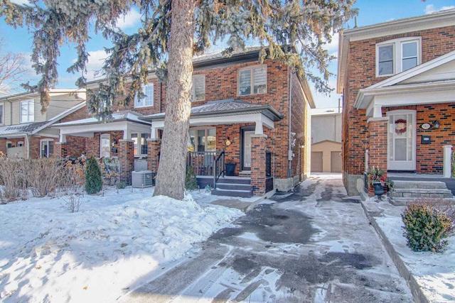665 Millwood Rd, House semidetached with 3 bedrooms, 4 bathrooms and 2 parking in Toronto ON | Image 1