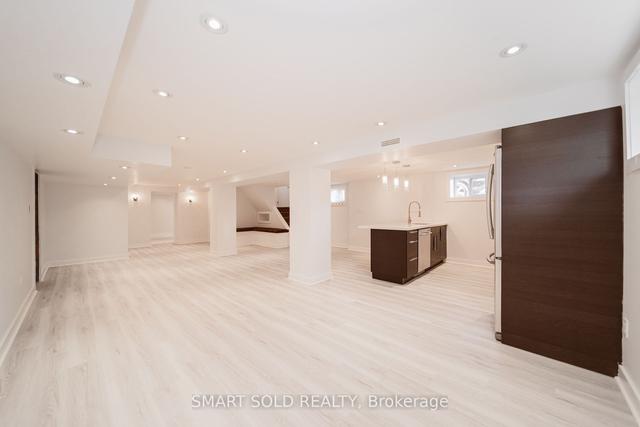 190 Maxome Ave, House detached with 3 bedrooms, 3 bathrooms and 6 parking in Toronto ON | Image 21