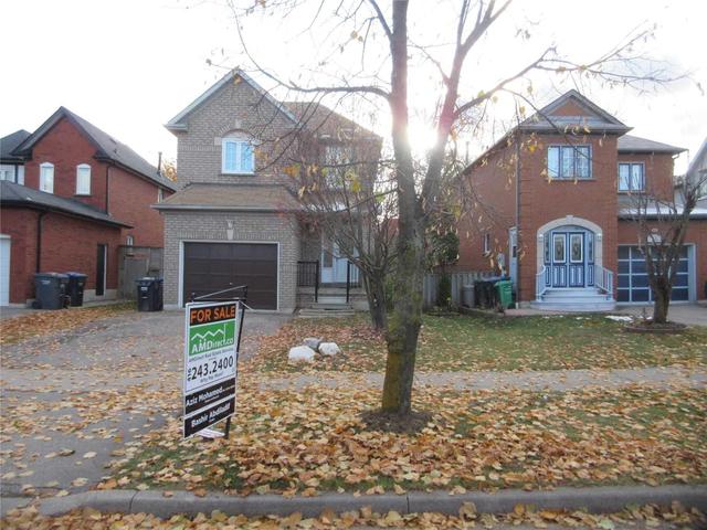 7236 Seabreeze Dr, House detached with 3 bedrooms, 2 bathrooms and 2 parking in Mississauga ON | Image 1
