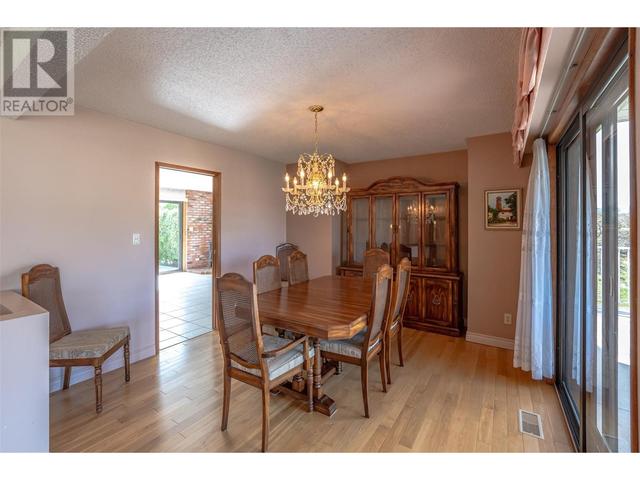105 Spruce Road, House detached with 4 bedrooms, 3 bathrooms and null parking in Penticton BC | Image 24