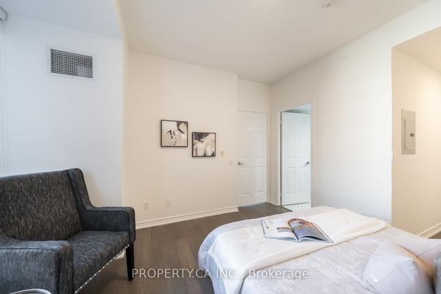 302 - 455 Rosewell Ave, Condo with 1 bedrooms, 1 bathrooms and 1 parking in Toronto ON | Image 11