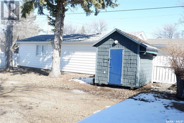 211 2nd Avenue W, House detached with 2 bedrooms, 1 bathrooms and null parking in Mossbank SK | Image 5