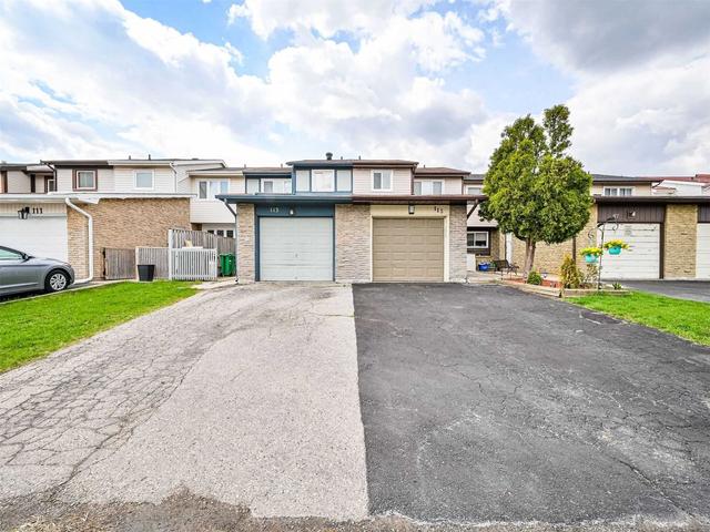 115 Greene Dr, House attached with 3 bedrooms, 2 bathrooms and 3 parking in Brampton ON | Image 1