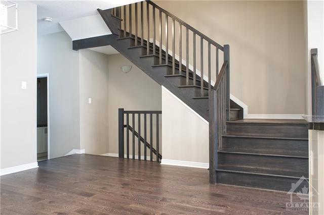 323 Nonius Street, Townhouse with 3 bedrooms, 3 bathrooms and 3 parking in Ottawa ON | Image 4