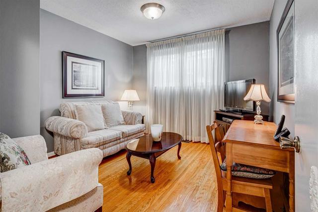 43 Yatescastle Dr, House semidetached with 4 bedrooms, 2 bathrooms and 3 parking in Toronto ON | Image 14