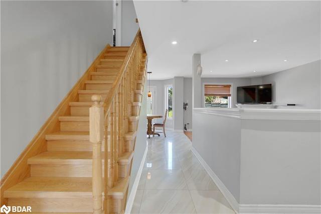 3 Logan Court, House detached with 3 bedrooms, 2 bathrooms and 5 parking in Barrie ON | Image 19