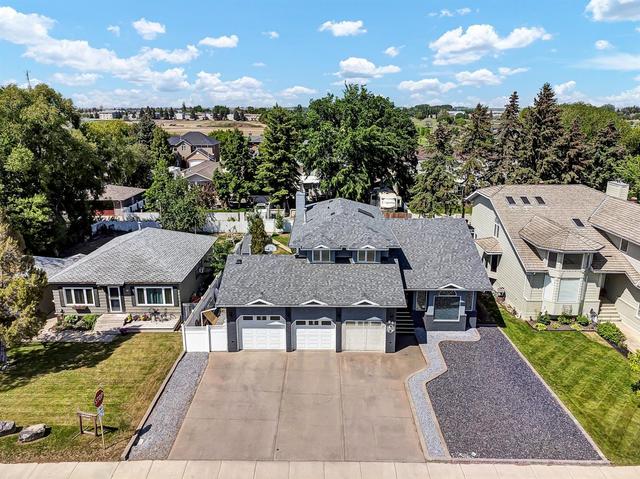 80 Fairview Avenue E, House detached with 4 bedrooms, 3 bathrooms and 7 parking in Brooks AB | Image 1