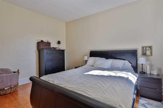 174 Lisgar St, House semidetached with 4 bedrooms, 3 bathrooms and 2 parking in Toronto ON | Image 8